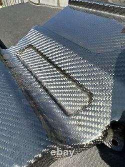 Couvercle d'admission en fibre de carbone Racingline R600 avec finition brillante (VWR121000)